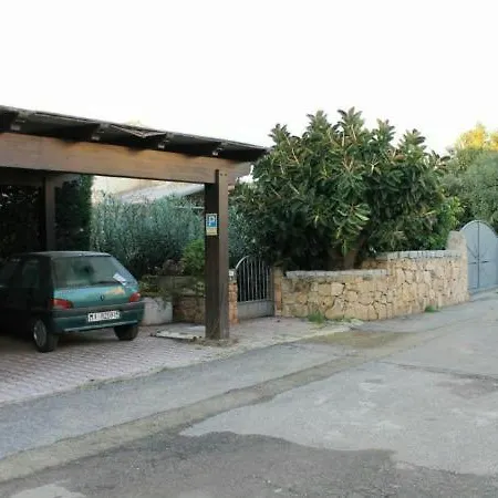 Sleeps 2 Air Con * Budoni